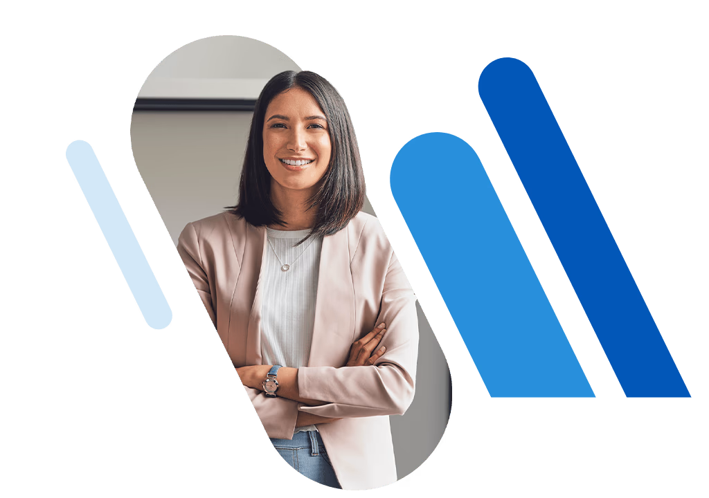 Smiling businesswoman standing with her arms crossed in the IONOS N-lement